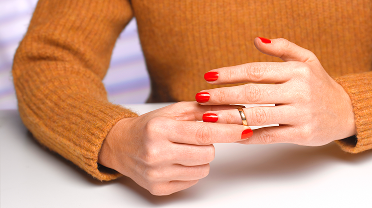 pp-insight-hands-woman-ring-746-419.png